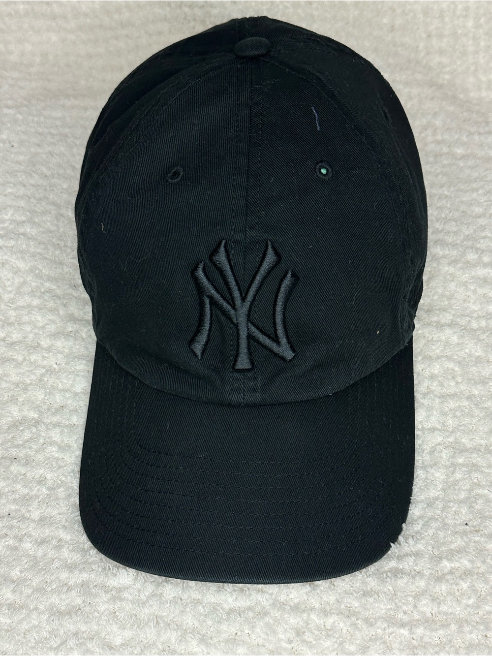 New York Yankees Black Embroidered Baseball Cap